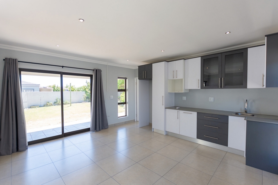 5 Bedroom Property for Sale in Country Club Western Cape